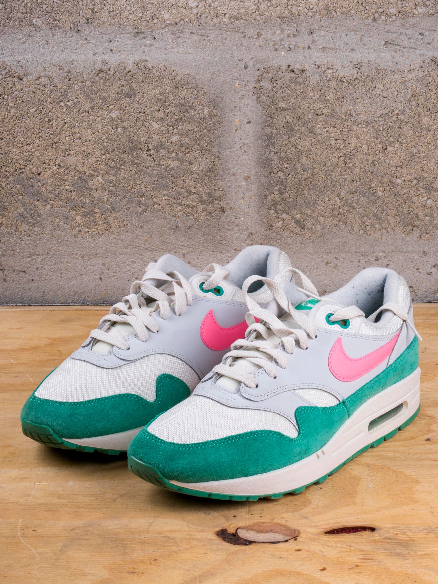 Null NIKE AIR MAX 1

Watermelon

(AH8145-106)

US 8,5 / EU 42

(Guter Zustand)