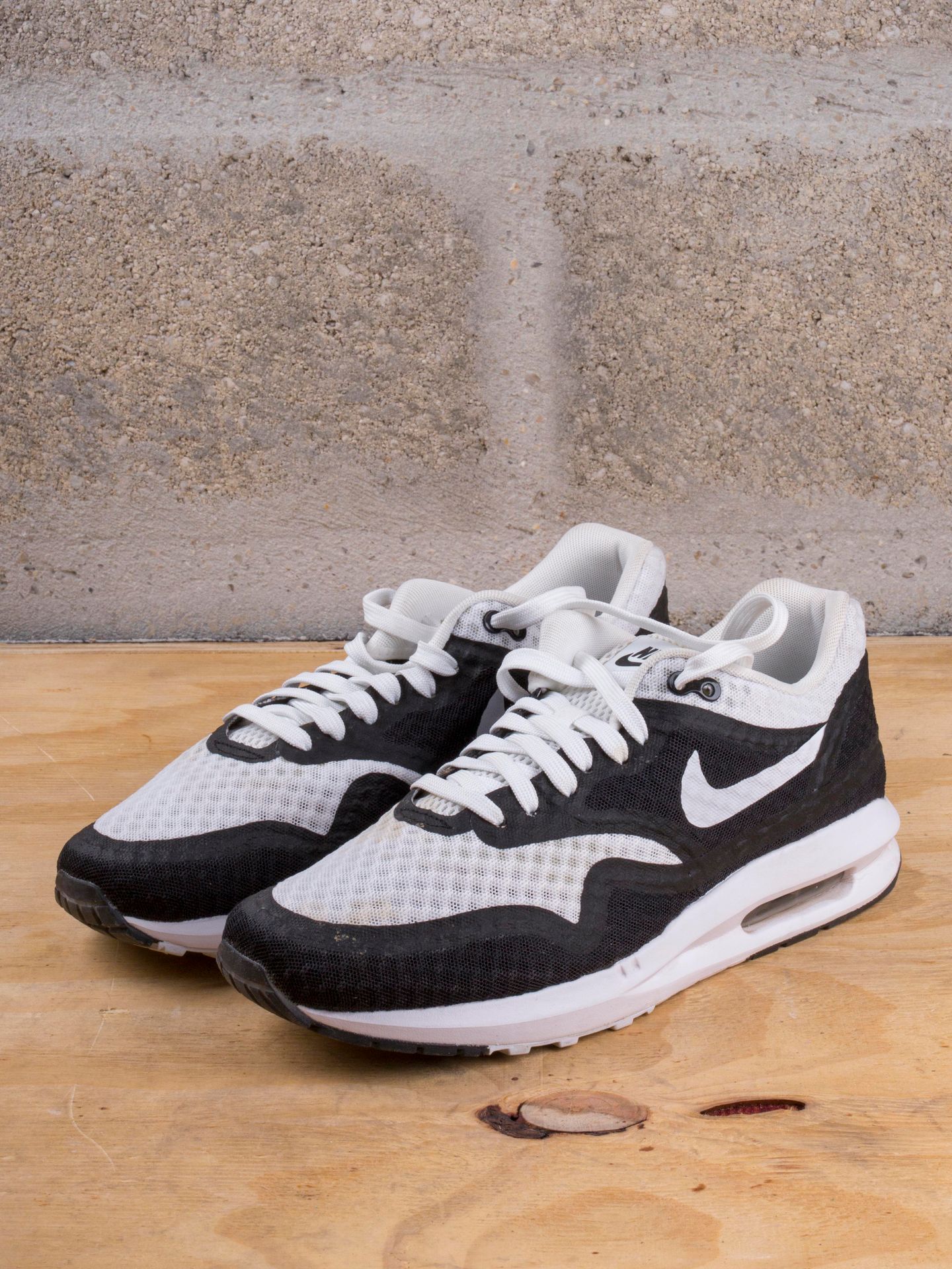 Null NIKE AIR MAX 1

Breathe Lunar 1 Black White

(684808-100)

US 8,5 / EU 42

&hellip;