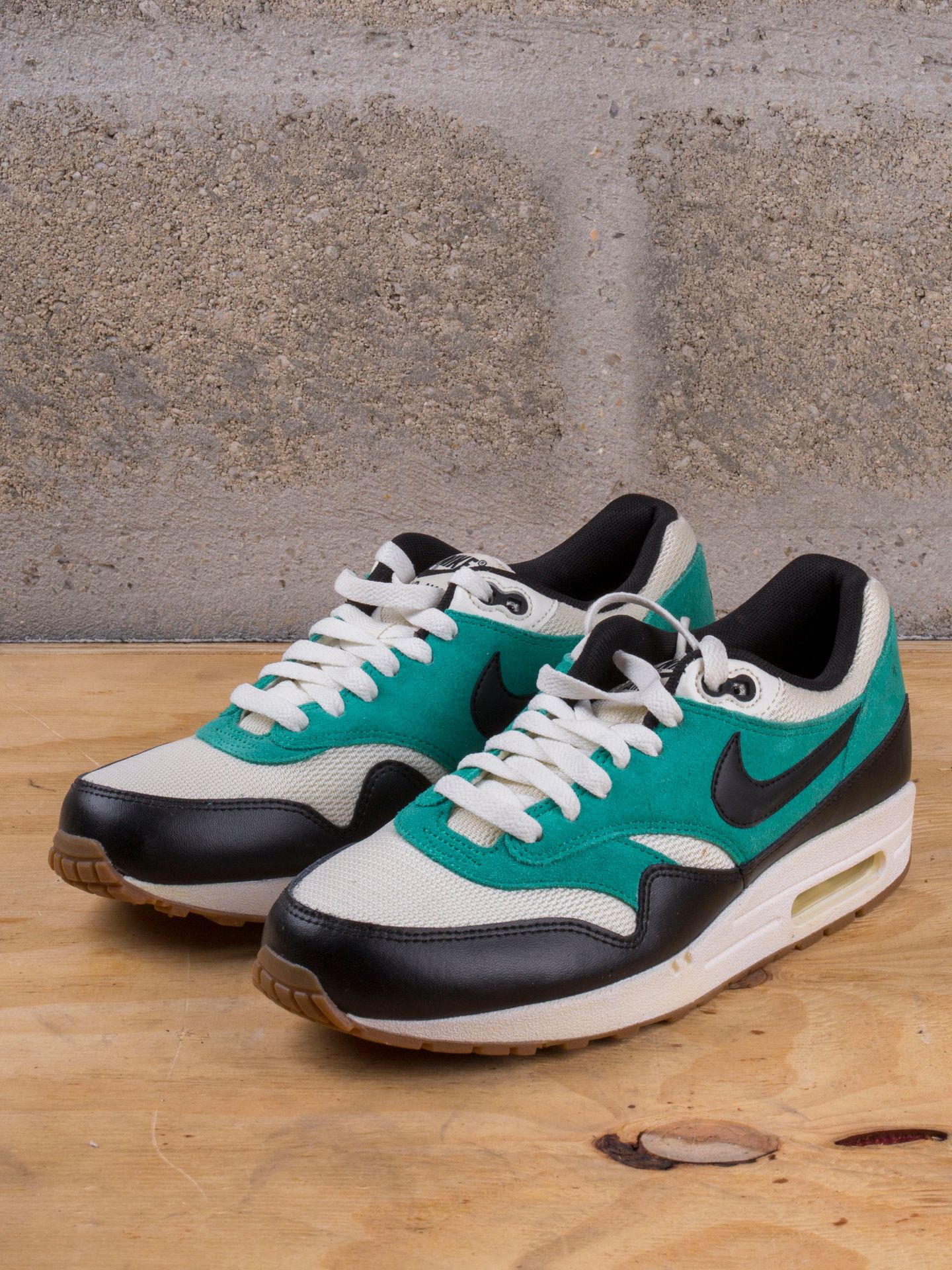 Null NIKE AIR MAX 1

Essential

(537383-123)

US 8 / EU 41

(Very good condition&hellip;