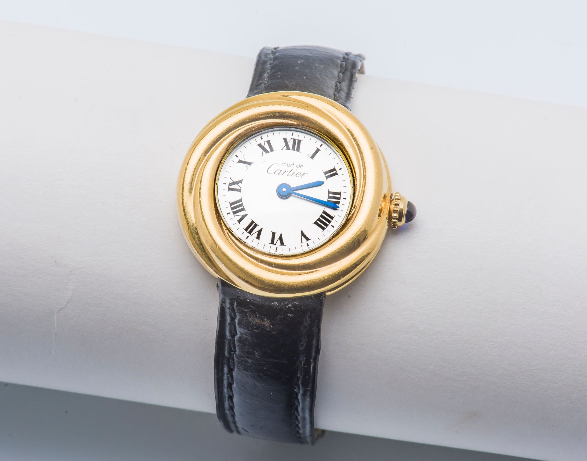 MUST de CARTIER Damenuhr Modell Trinity Ref. 2735, rundes Gehäuse aus Vermeil (9&hellip;