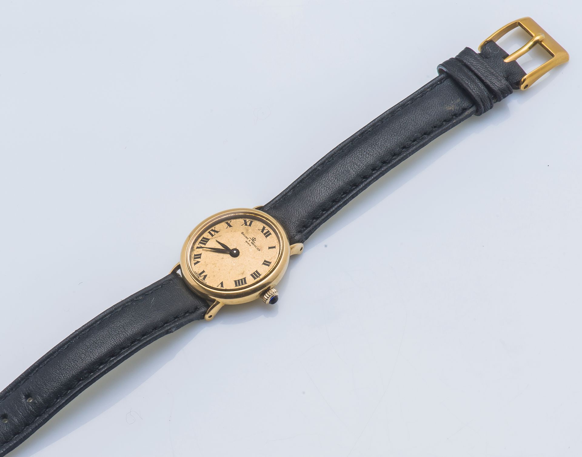 BAUME & MERCIER pour O.J. PERRIN 黄金18克拉（千分之七十五）女士手表。椭圆形的表壳具有单体功能，签名为O.J. Perrin并&hellip;