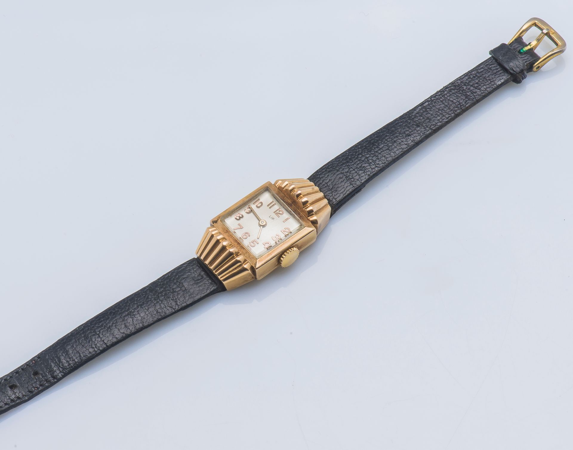 LIP vers 1935. 
Reloj de pulsera de señora, la caja rectangular de oro amarillo &hellip;