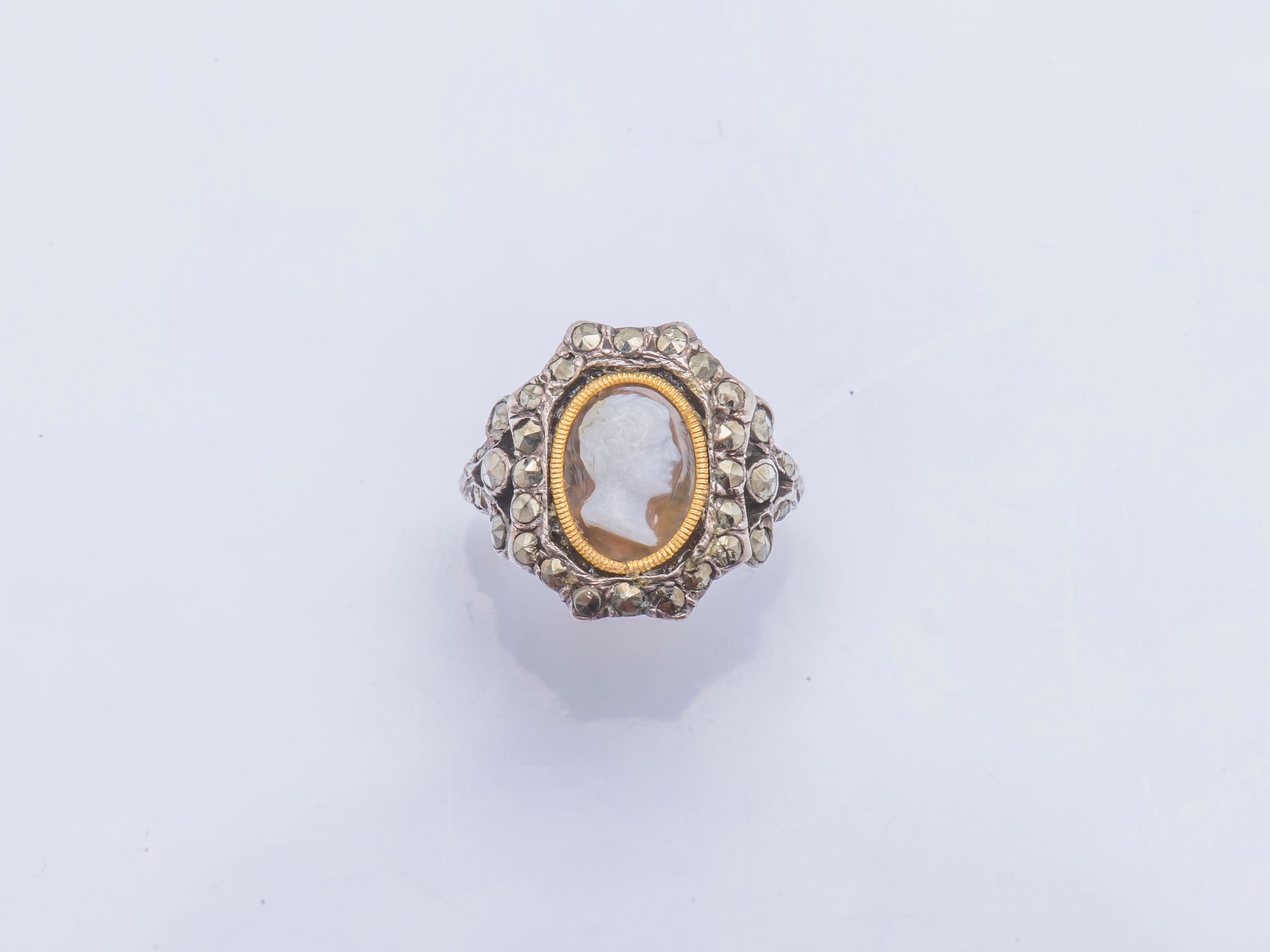 Null Bague en or jaune 18 carats (750 millièmes) et argent (800 millièmes) ornée&hellip;