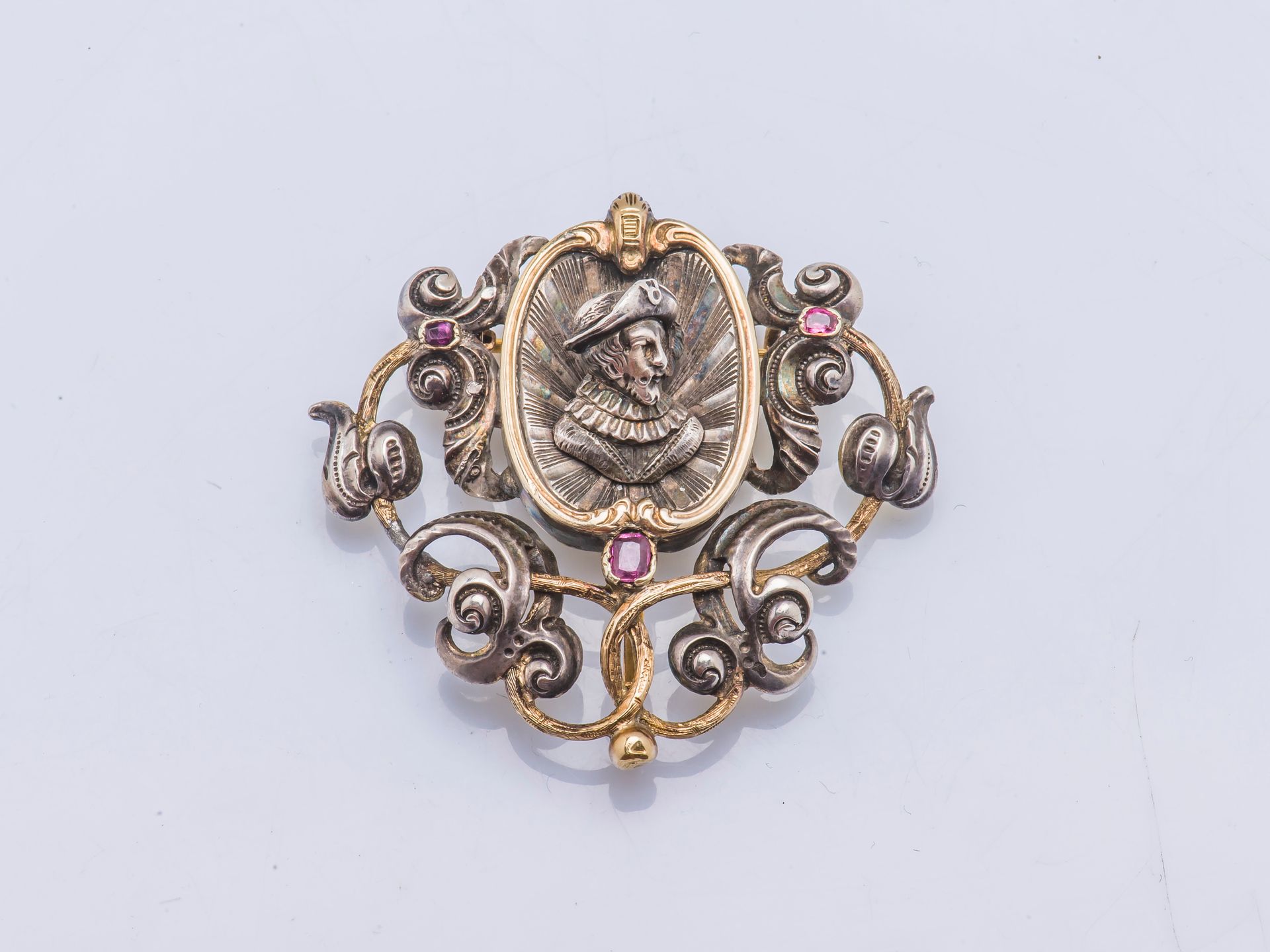 Null Brooch neo Renaissance in yellow gold 18 carats (750 thousandths) and silve&hellip;