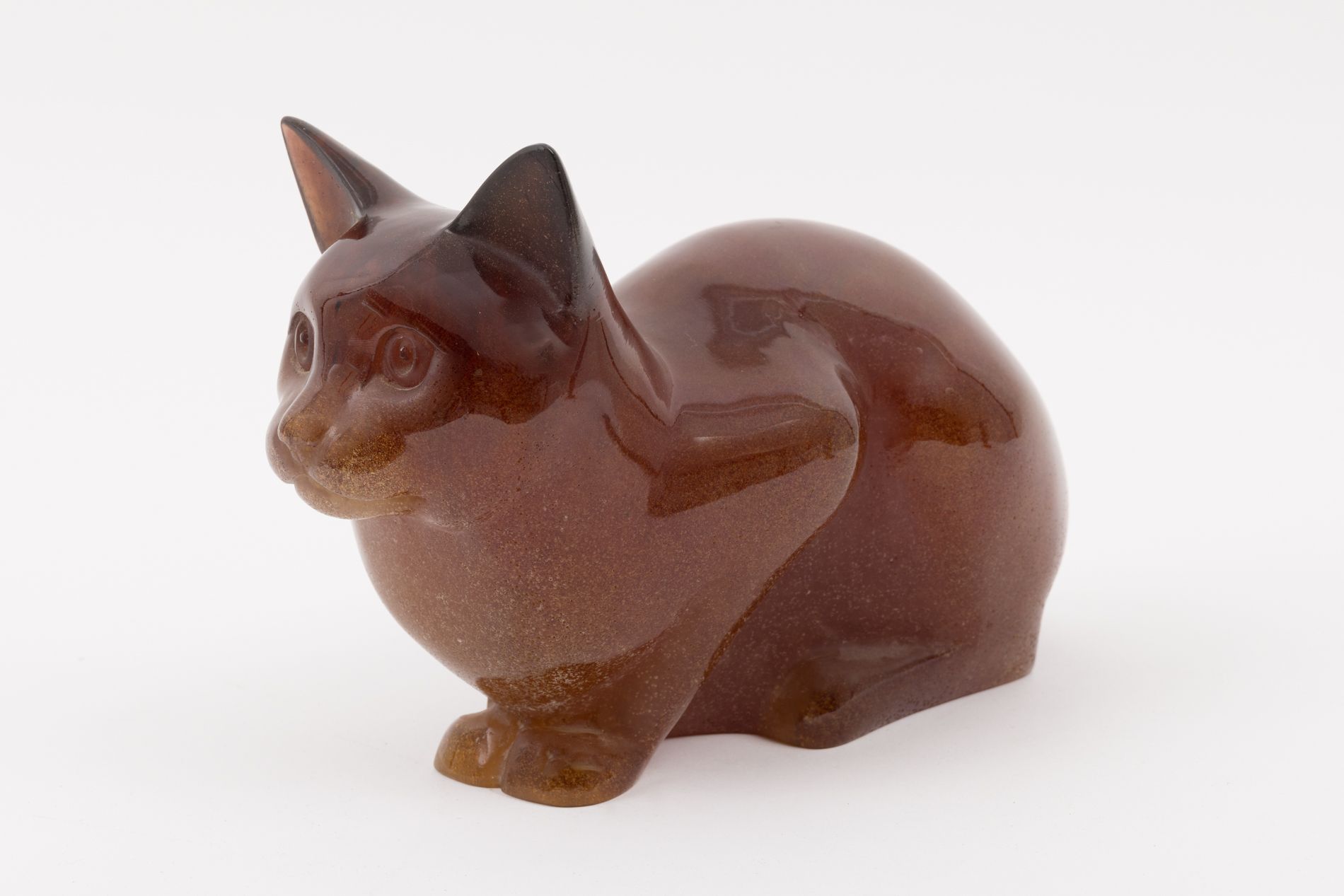 Null DAUM France 
Cat in fawn-colored bubble-molded glass. Signed. 
Size: 18 x 2&hellip;