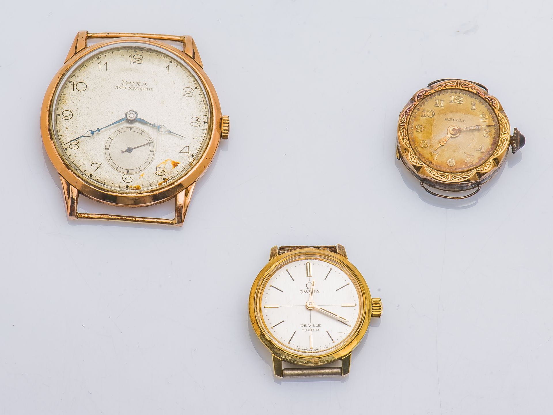 Null Lot de deux boitiers de montres en or jaune et or rose 14 carats (585 ‰) co&hellip;