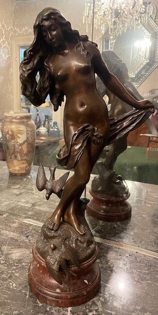 Null Ernest WANTE (1872-1960)
Draped bather with doves in patinated bronze signe&hellip;