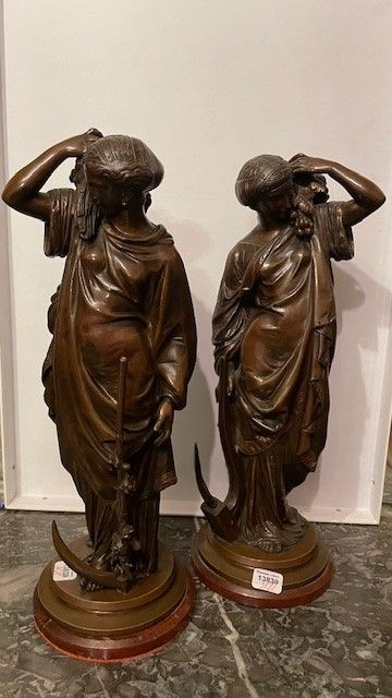 Null 亨利-艾蒂安-杜梅格（1830-1988 年）
一对青铜雕塑 "镰刀 "和 "犁头 
高度：33 厘米