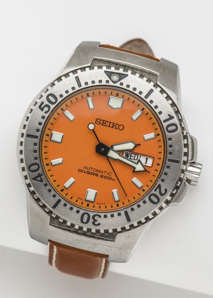 SEIKO (Scuba Diver’s - 200 M Orange), vers 2000 

Montre de plongeur professionn&hellip;