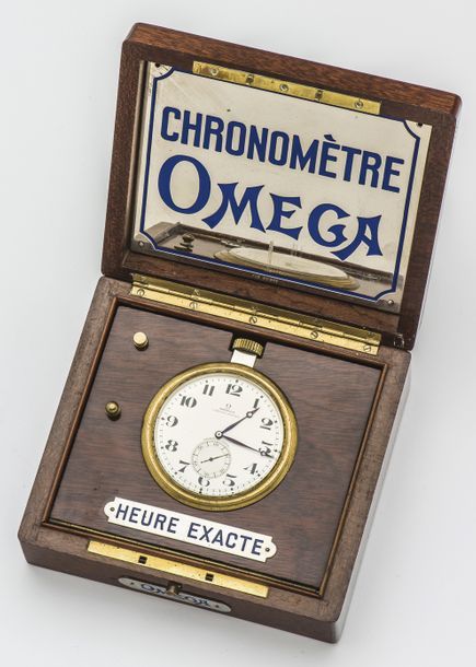 OMEGA (Coffret bois - Chronomètre de Table - Heure Exacte n° 8193946), vers 1925&hellip;
