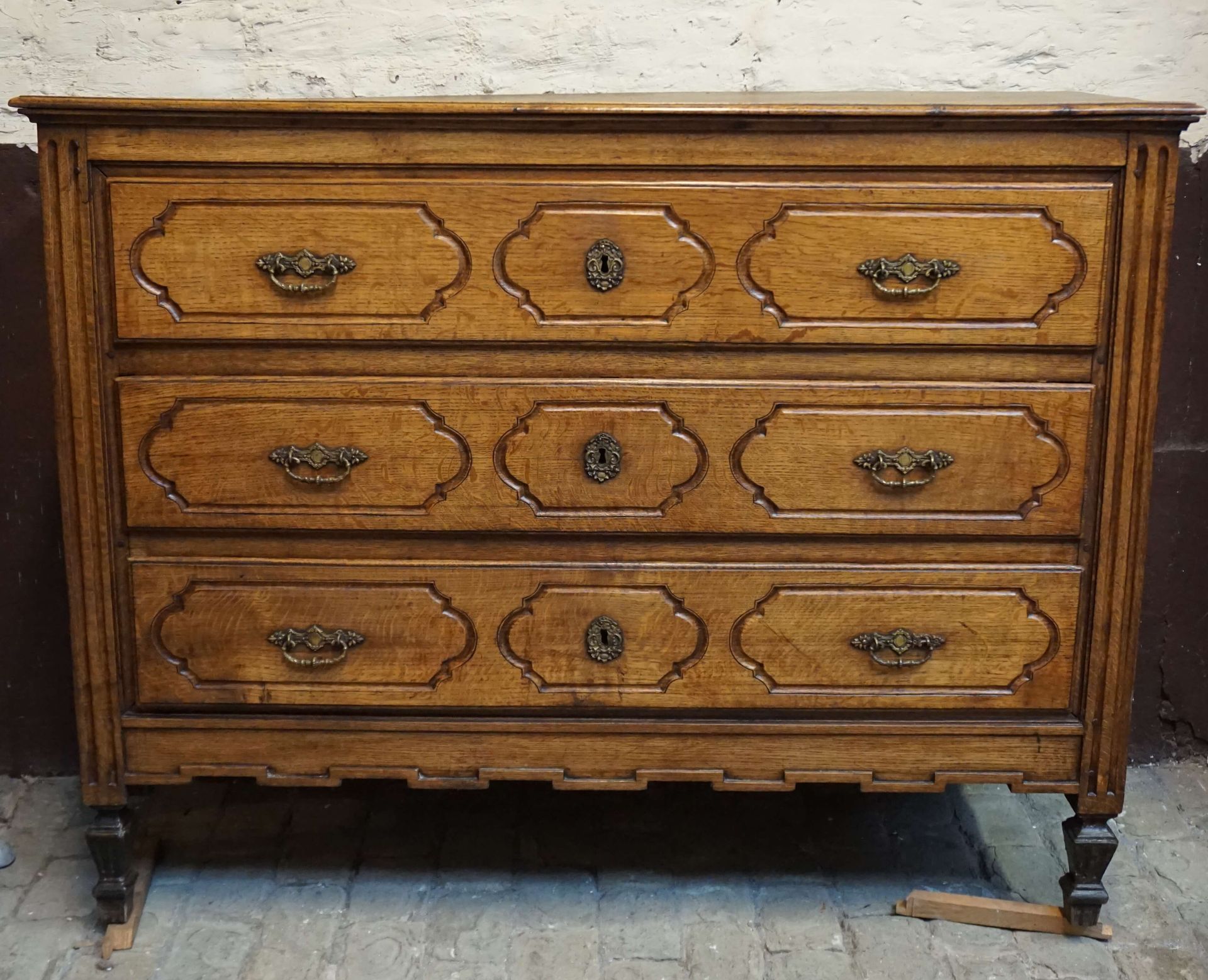 Null Louis XVI period three drawer chest of drawers. W : 137 cm D : 53 cm H : 10&hellip;