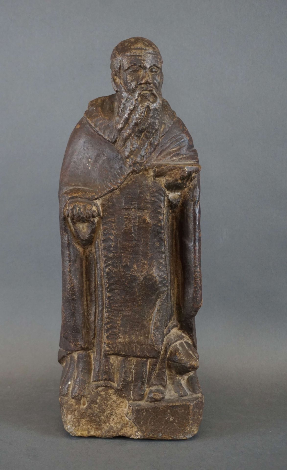 Null Saint Anthony in carved stone. Height : 34 cm