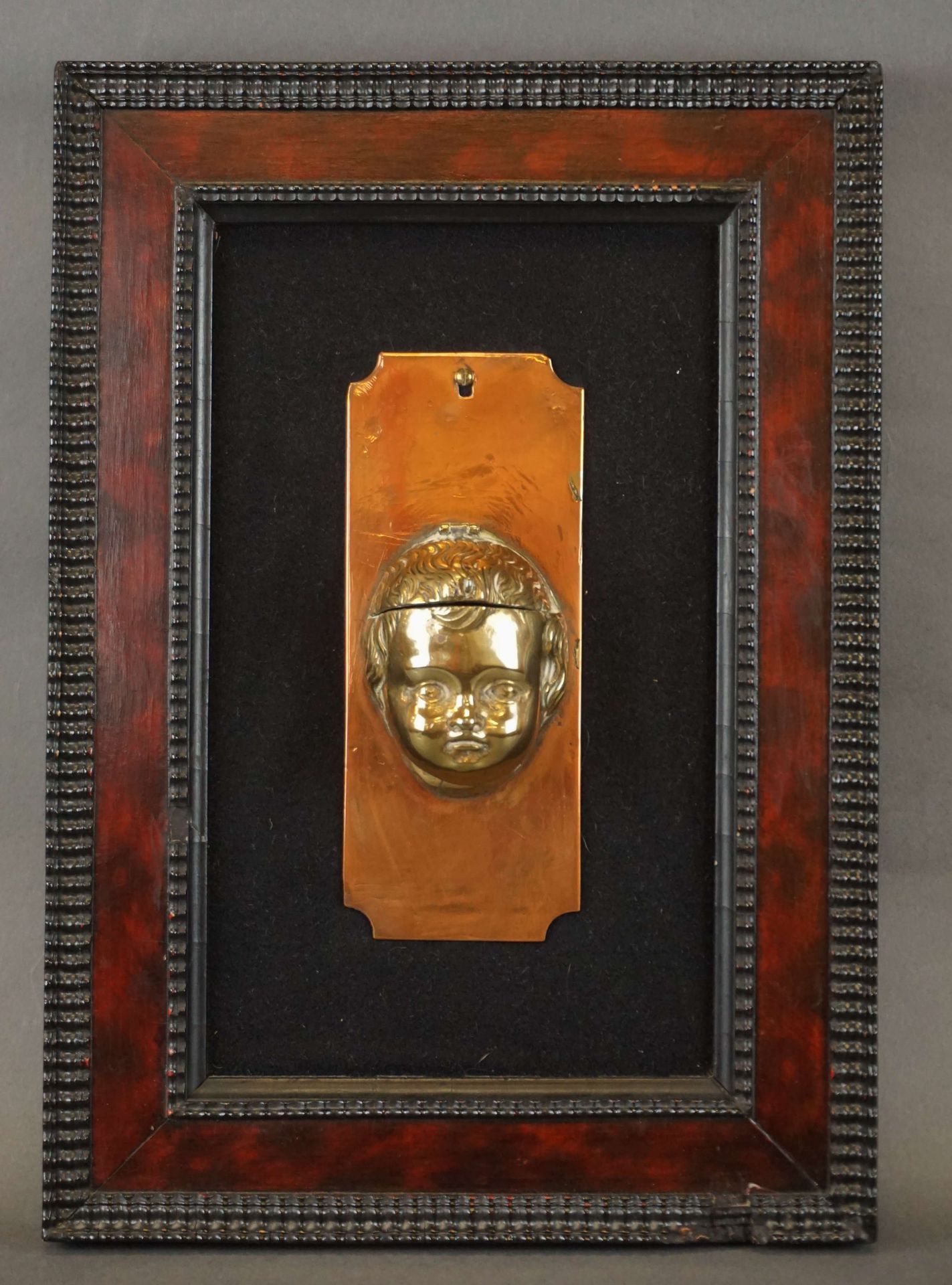 Null Brass stoup. H: 19 cm W: 7 cm (frame: 37x25 cm)