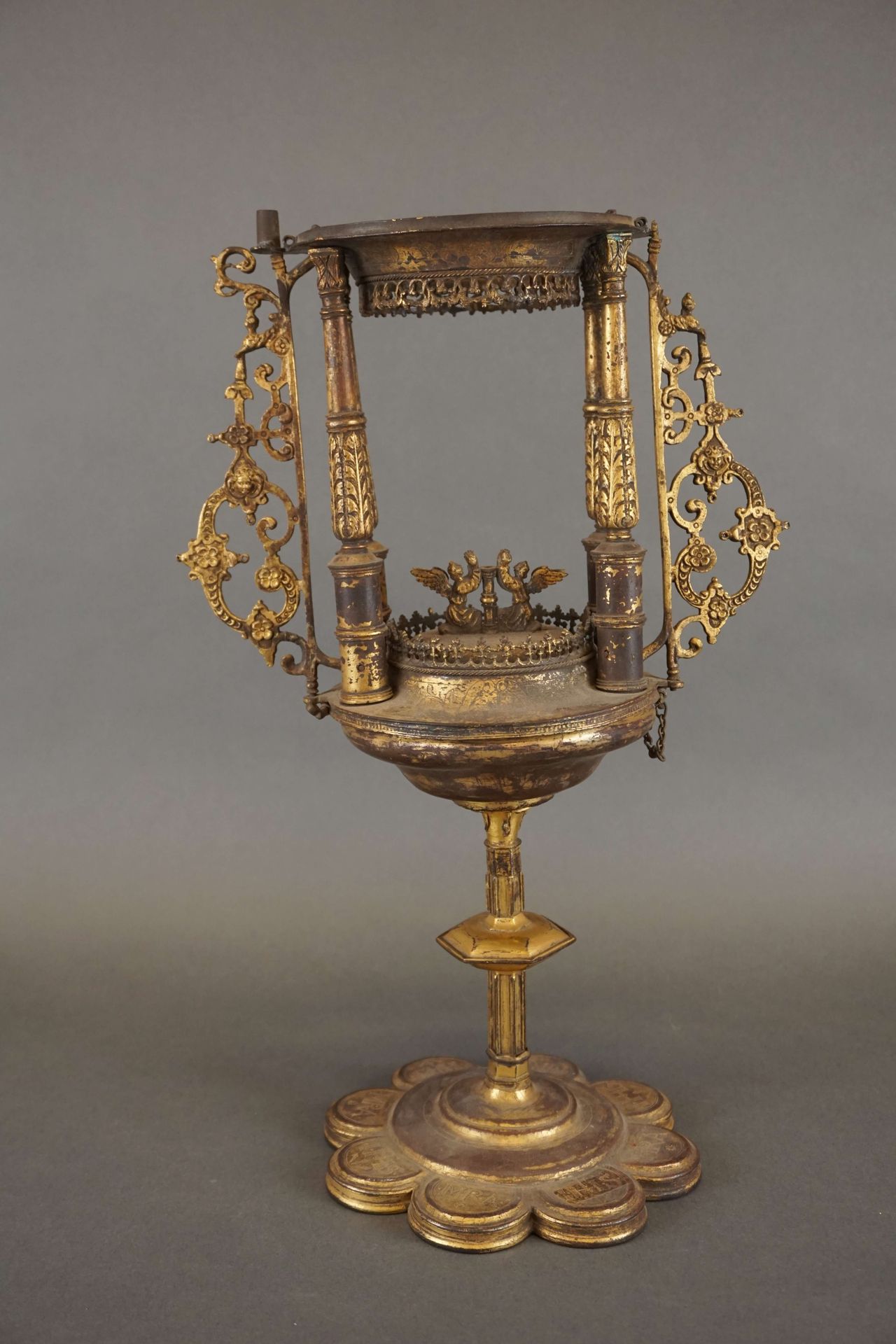Null Custodia de latón dorado. Incompleto. Siglo XVI. Altura : 40 cm