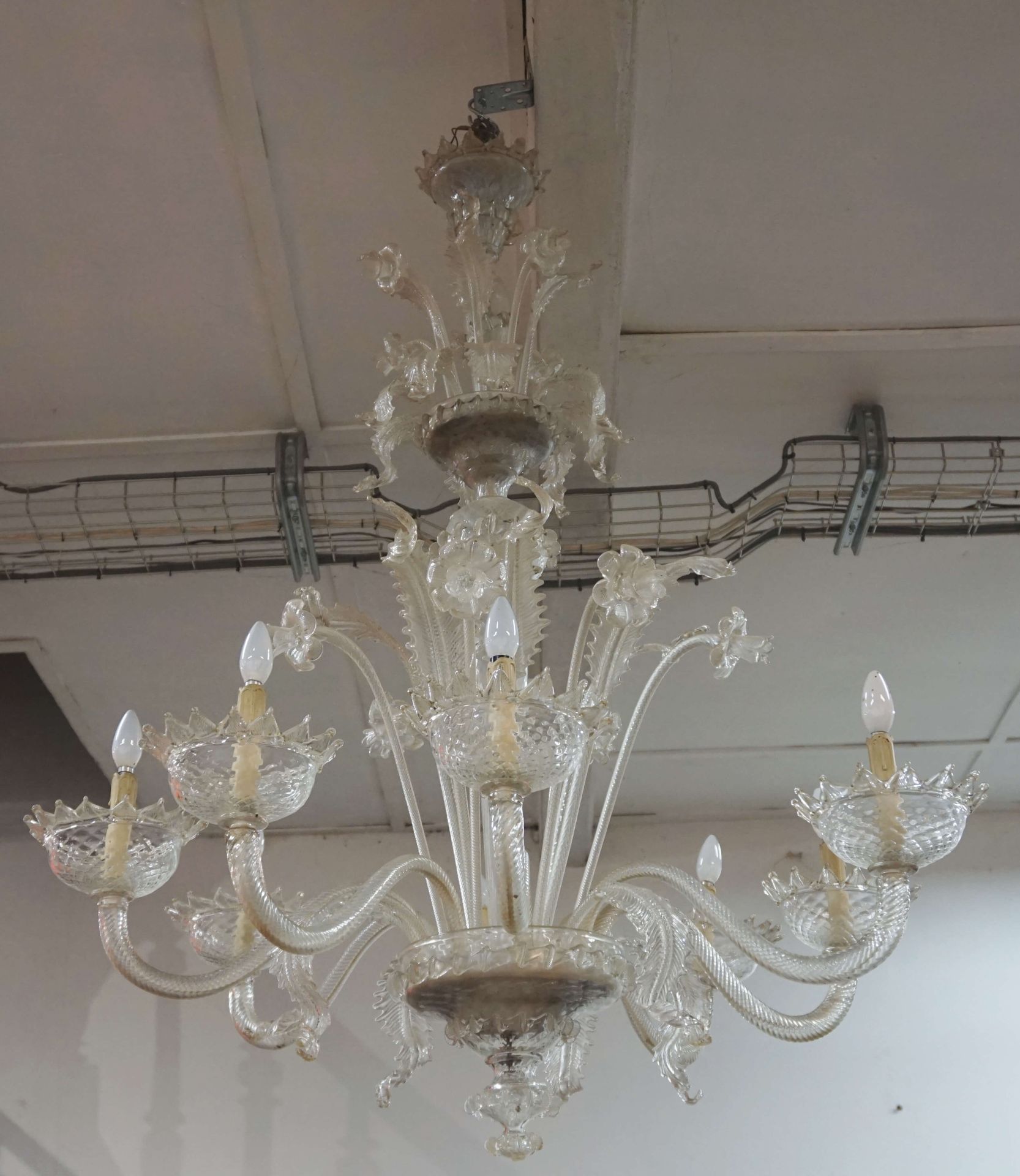 Null Chandelier in glass of Venice. 2 missing palms. H: 140 cm D: 115 cm