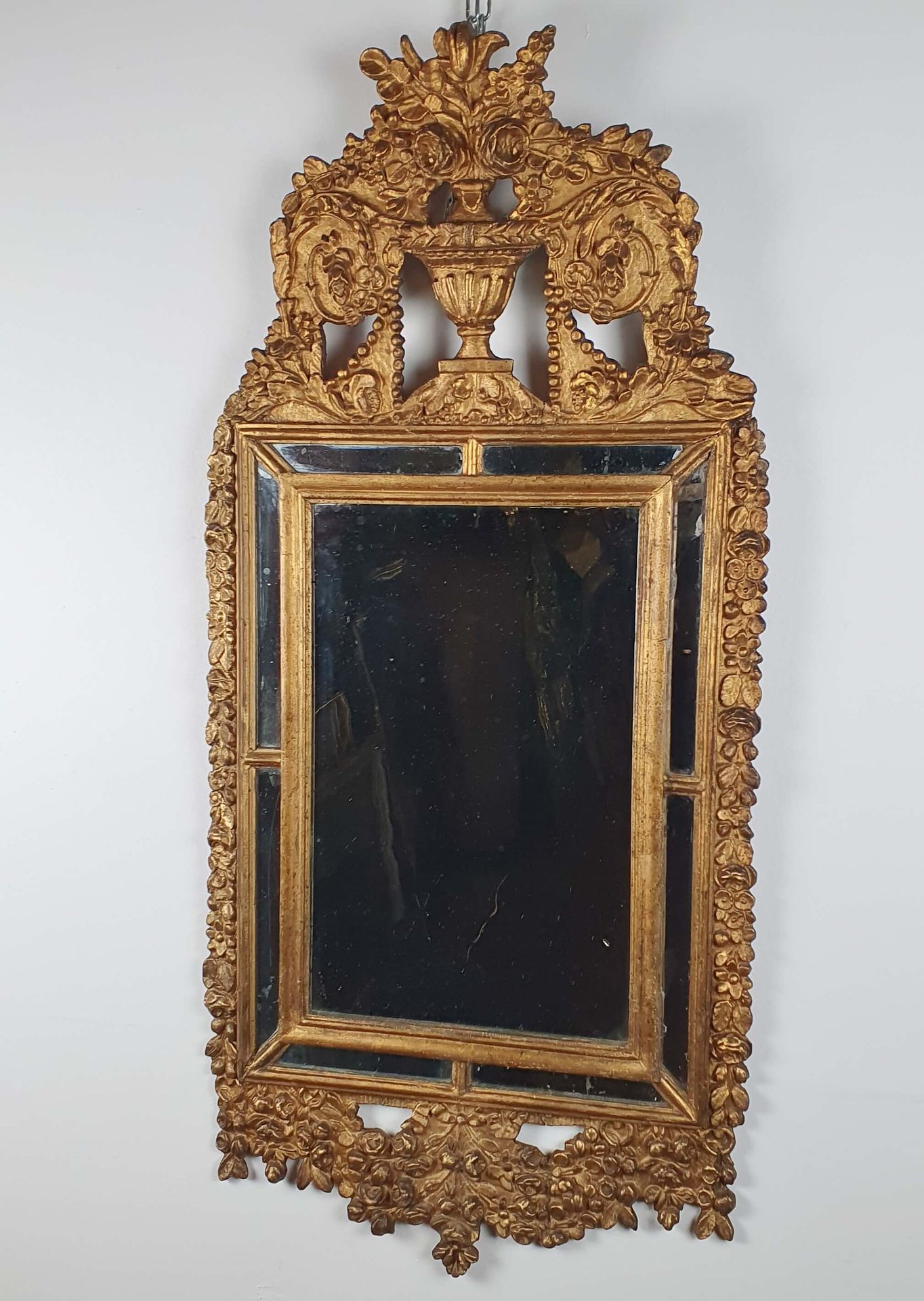 Null Spiegel aus der Zeit von Louis XVI aus geschnitztem Holz. 98x43 cm