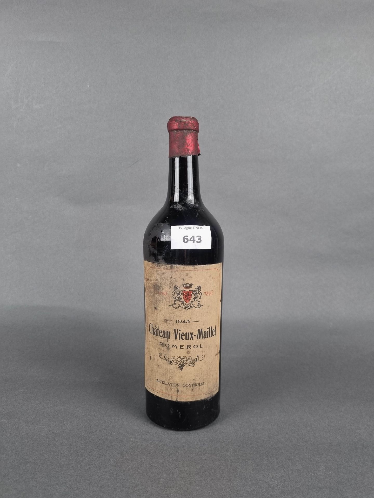 Null 1 bottiglia di Château Vieux-Maillet Pomerol 1943.