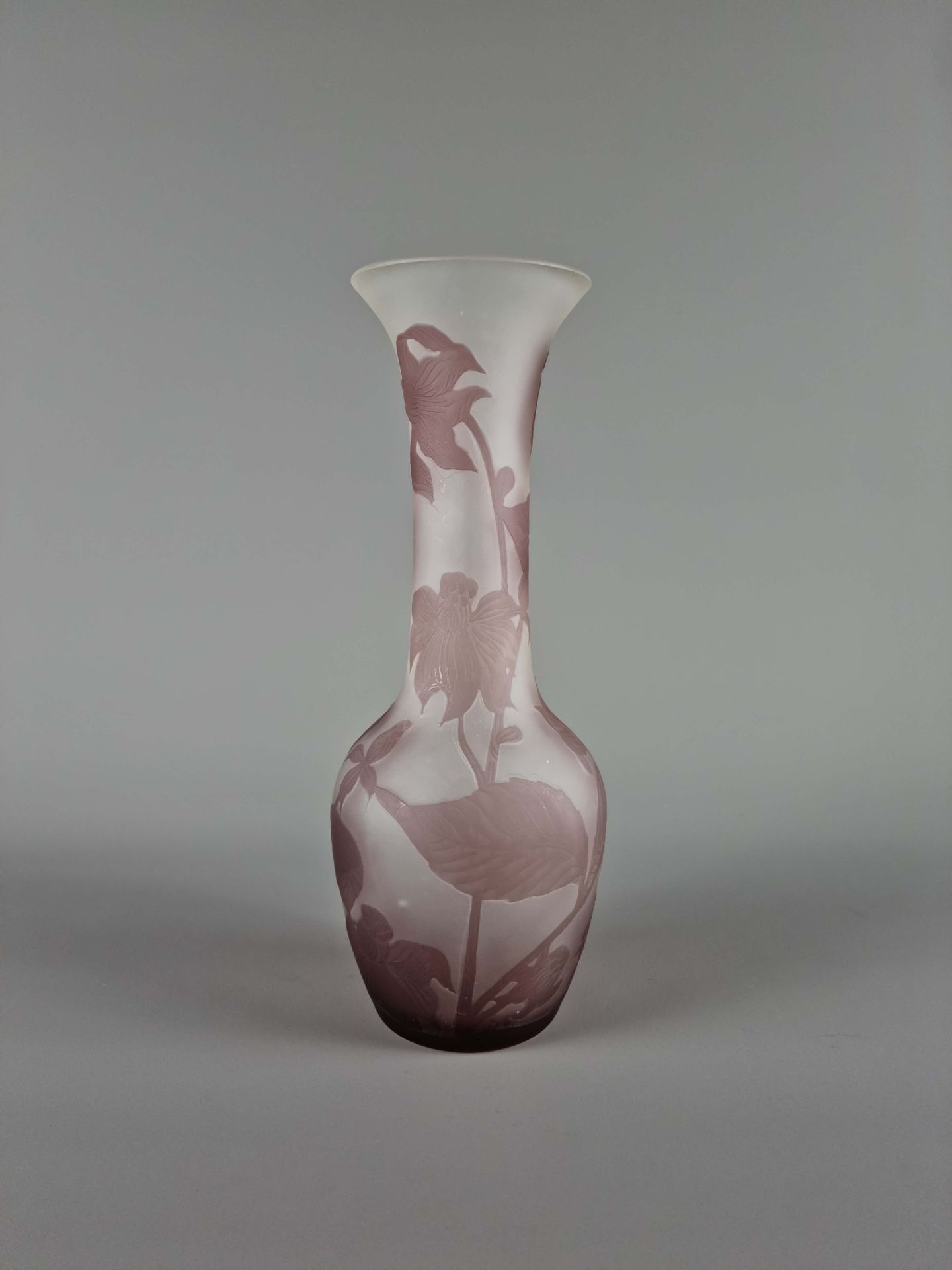 HEEMSKERK Henri (1886-1953) 斯凯尔蒙。新艺术风格的酸蚀玻璃花瓶。上面有H.H.的字样，代表亨利-海姆斯凯克。高：27厘米