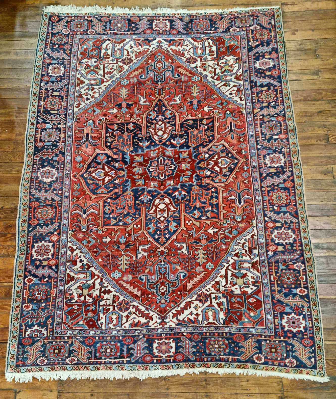 Null Heriz carpet. 347x250 cm
