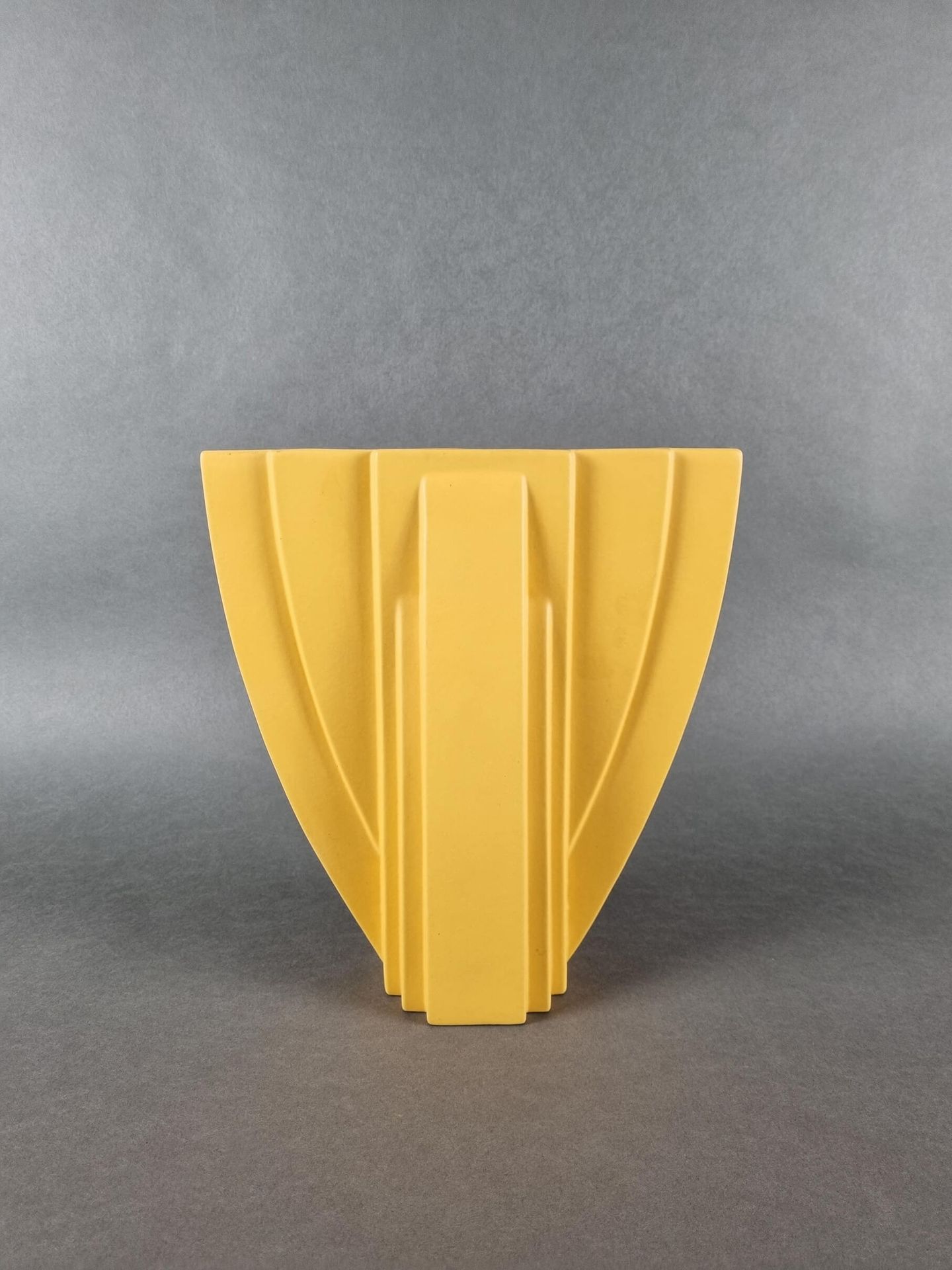 DUMAS Claude (1955) Vase aus Keramik, signiert Claude Dumas. H: 29 cm