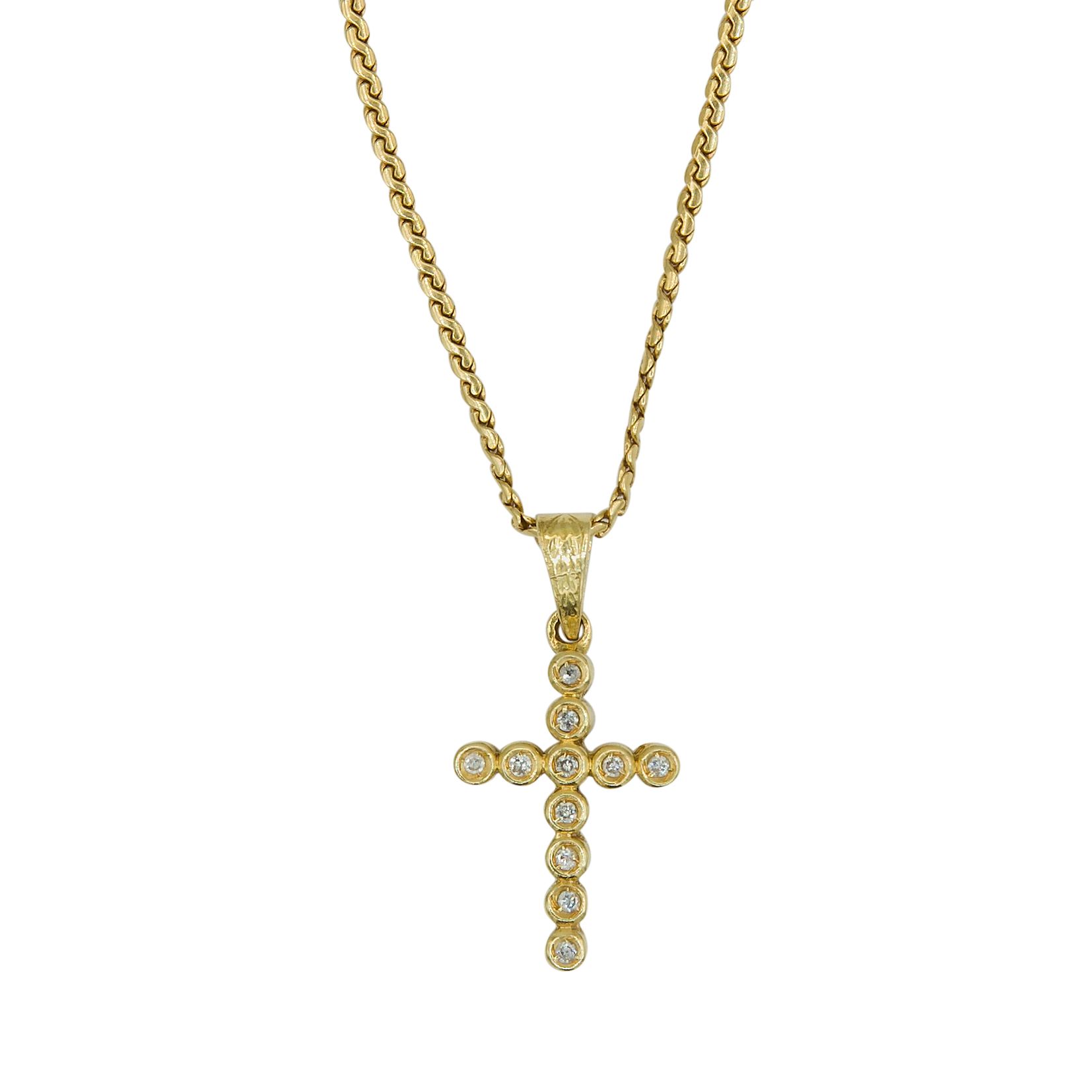 Null 18kt yellow gold necklace with cross pendant. Pendant with 11 diamonds, wei&hellip;