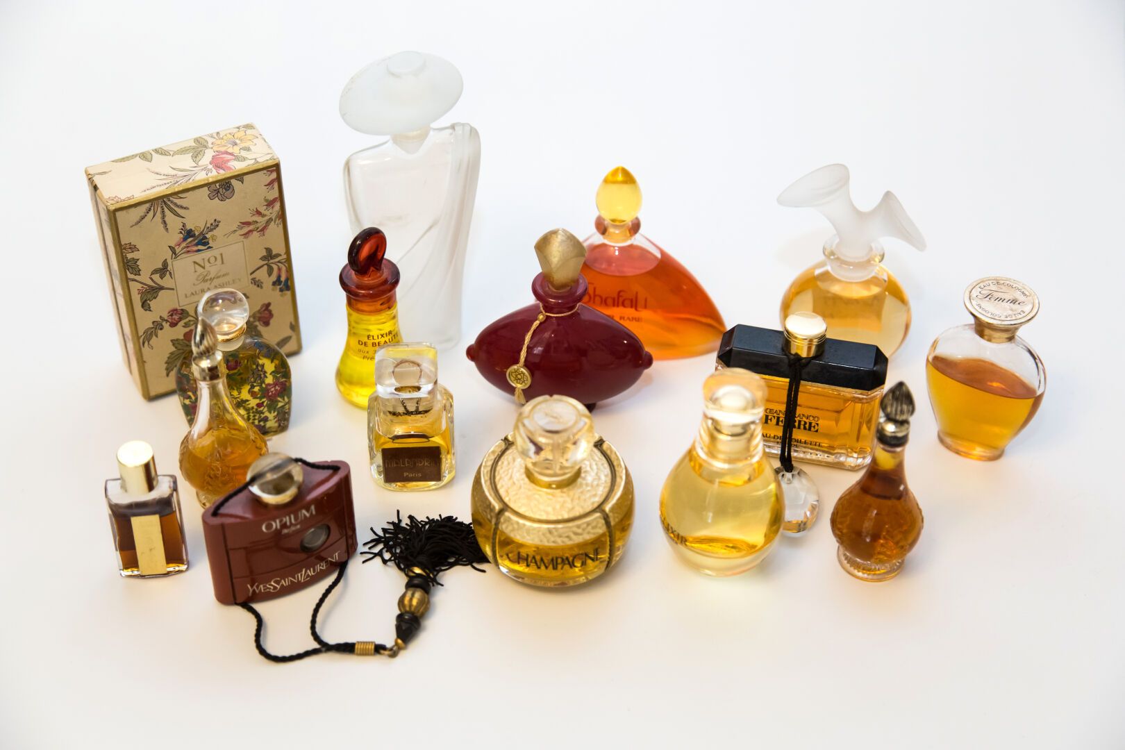 Flacons divers parfumeurs - (années 1980-1990). Verschiedene Parfümeure - (1980-&hellip;