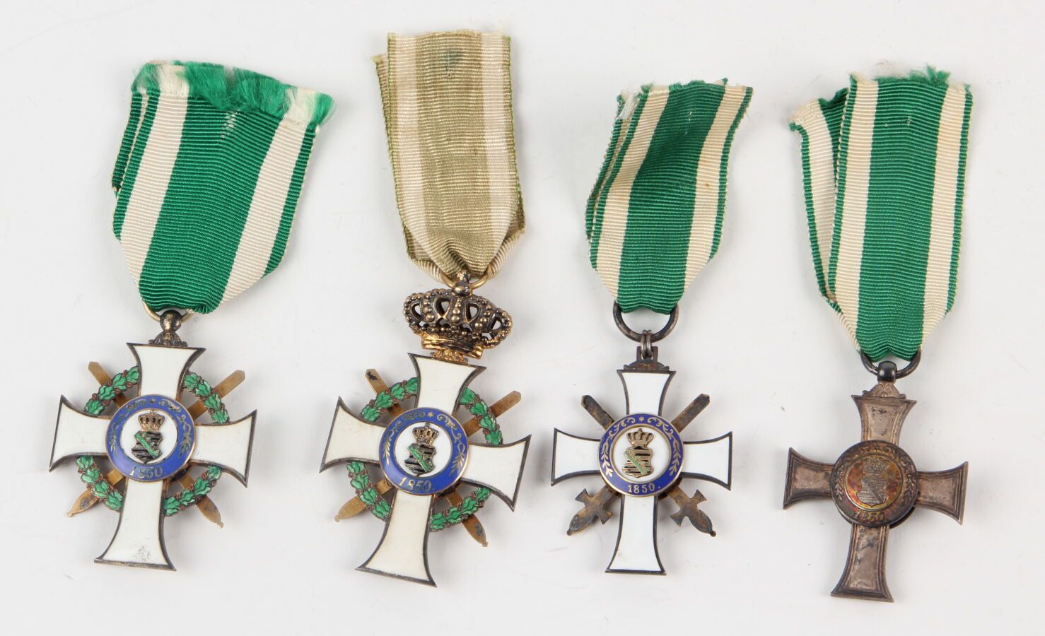 Null GERMANY - SAXONY 

ORDER OF ALBERT THE VALIANT 

Set of four pieces : 

-Cr&hellip;