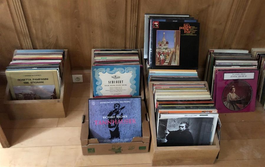 Null Trois caisses de VINYLES avec caisse en bois de présentation