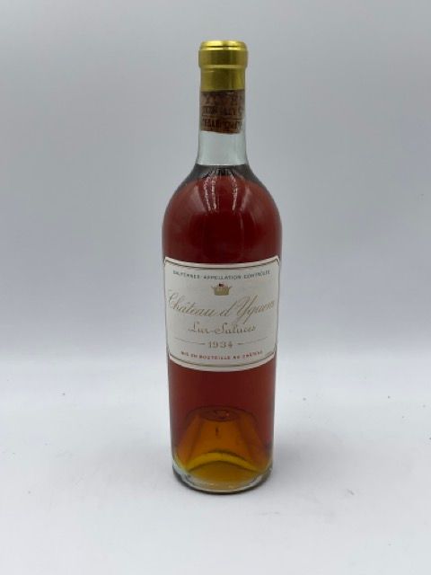 Null 1瓶 CH.D 'YQUEM, 1° cru supérieur Sauternes 1934 (可能是在酒庄修整的，标签轻微损坏)