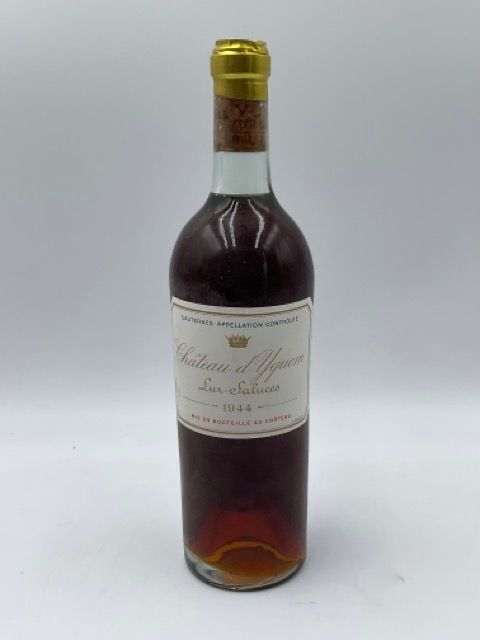 Null 1 bottiglia CH. D'YQUEM, 1° cru supérieur Sauternes 1944 (livello discreto,&hellip;
