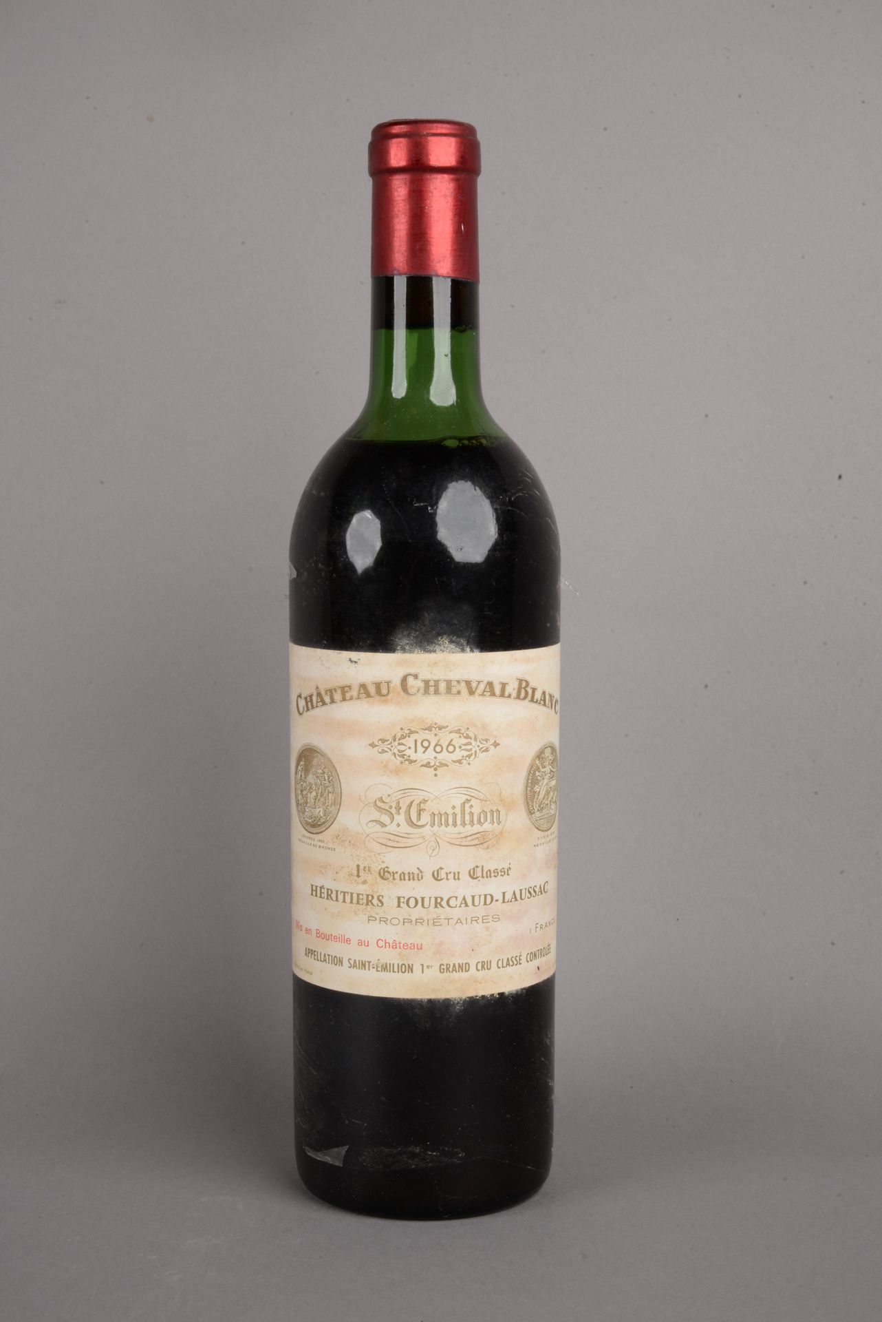 Null 1 Flasche Château CHEVAL BLANC, 1° grand cru St-Emilion 1966 (und, MB)