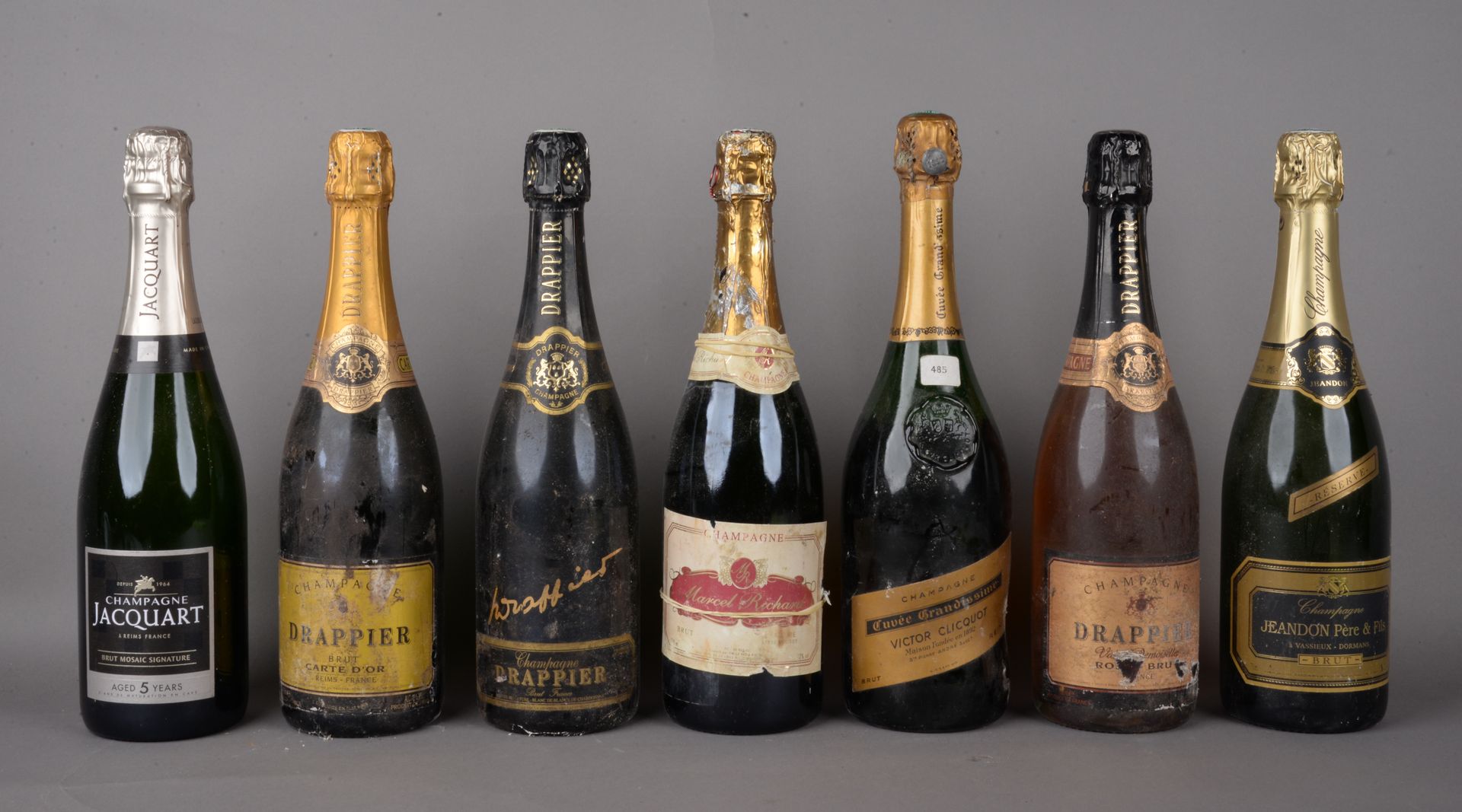 Null 7 bouteilles CHAMPAGNE DIVERS (et, ela; Drappier rosé, Jacquart aged 5 year&hellip;