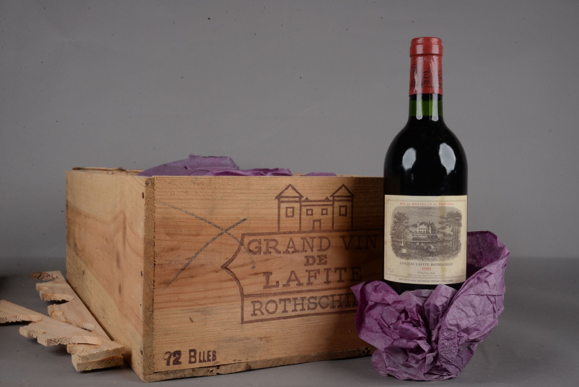 Null 12 瓶 Château LAFITE-ROTHSCHILD, 1° cru Pauillac 1981 (elt, 6 ela, 1 ea, 7 J&hellip;