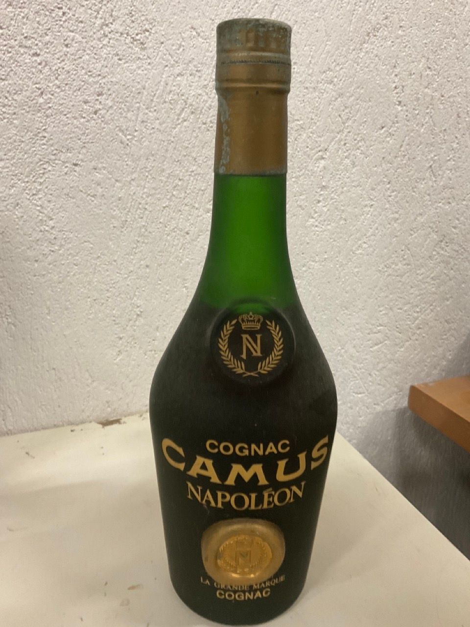 一瓶CAMUS NAPOLEON COGNAC 70 cl低档酒| Drouot.com