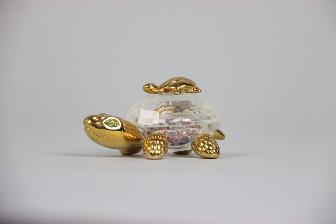 SWAROVSKY. Sujet en cristal représentant des tortues. Collection CRYSTAL MEMORIE&hellip;