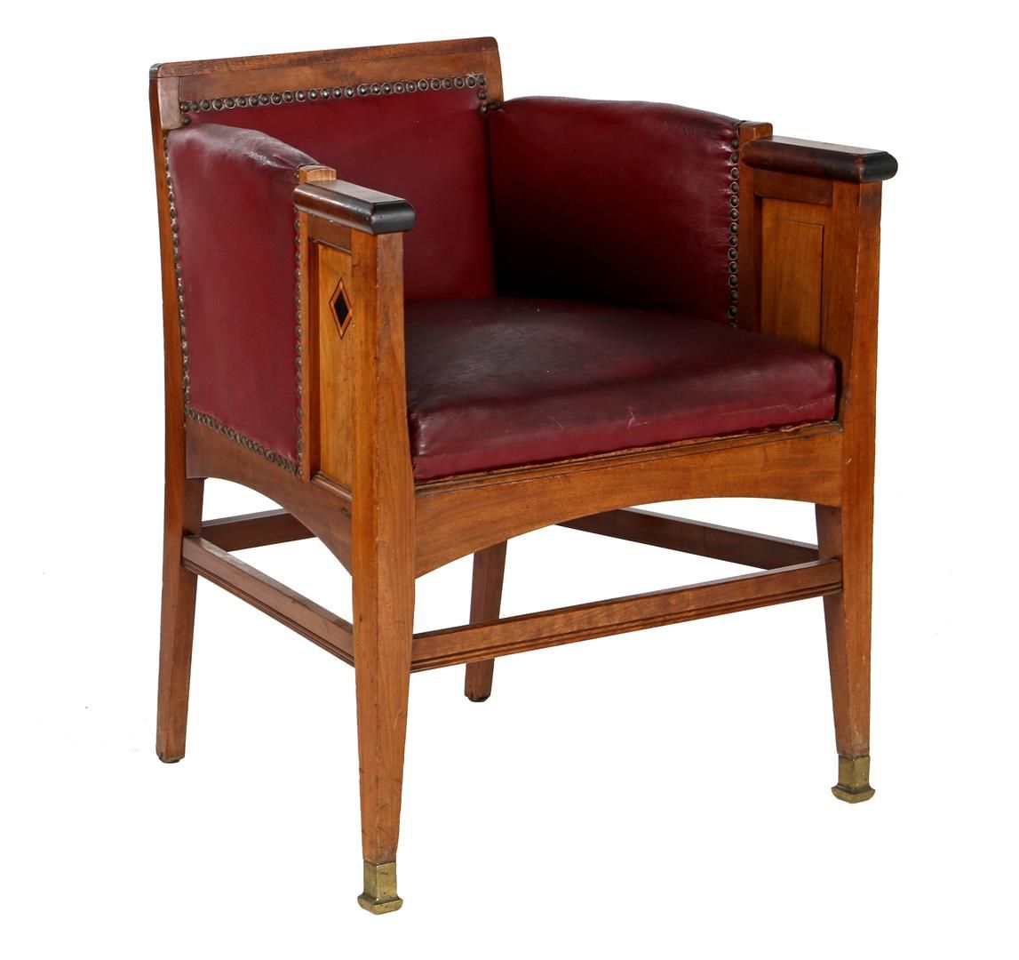 Art Deco armchair 胡桃木配红色皮革装饰艺术扶手椅，带钻石镶板，荷兰，20世纪初
