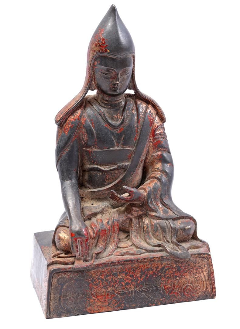 Metal sculpture Scultura in metallo di un monaco seduto, Asia, XX secolo, altezz&hellip;
