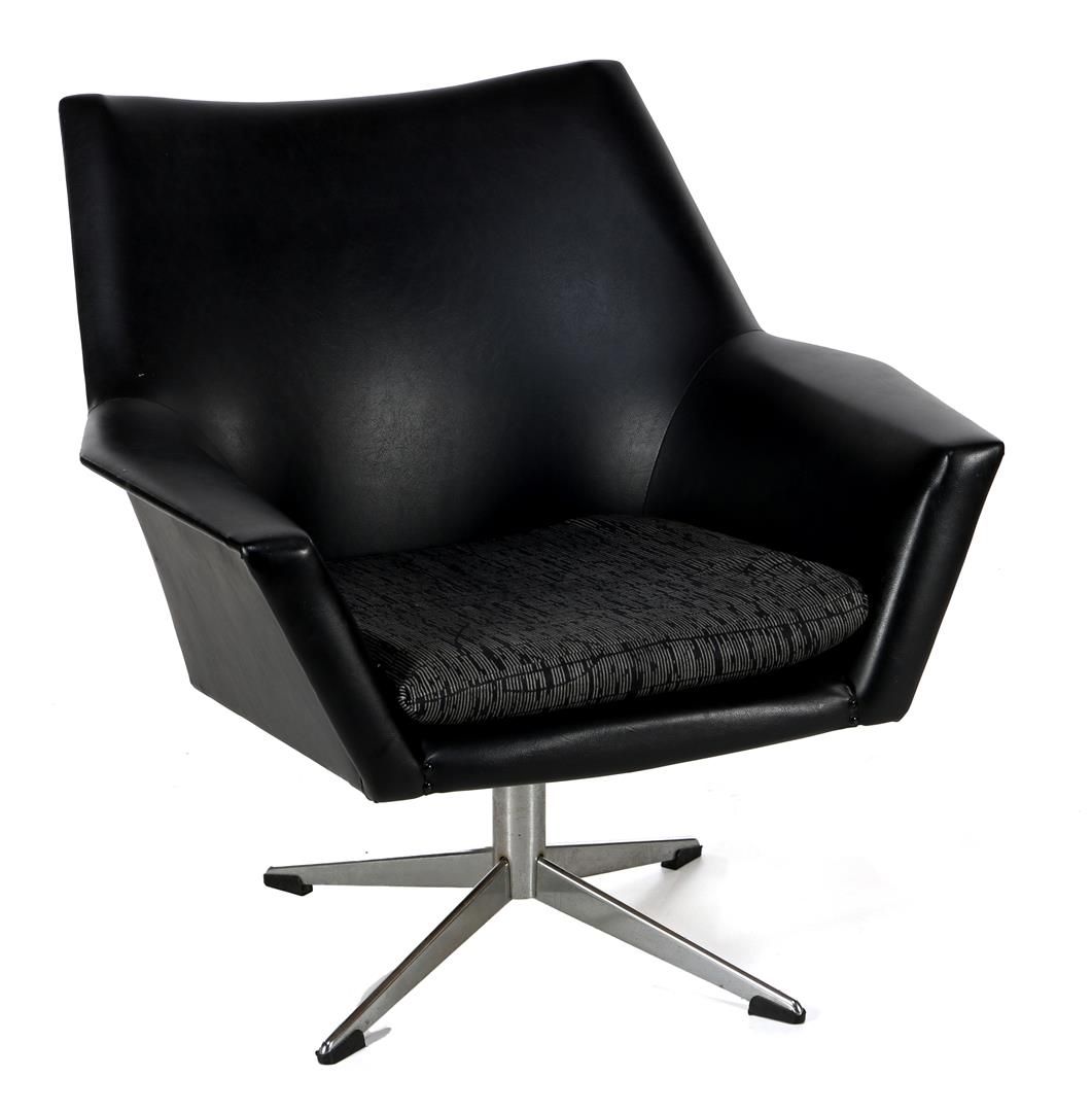 Bucket seat Sedile a secchiello in pelle nera su base girevole a stella in metal&hellip;