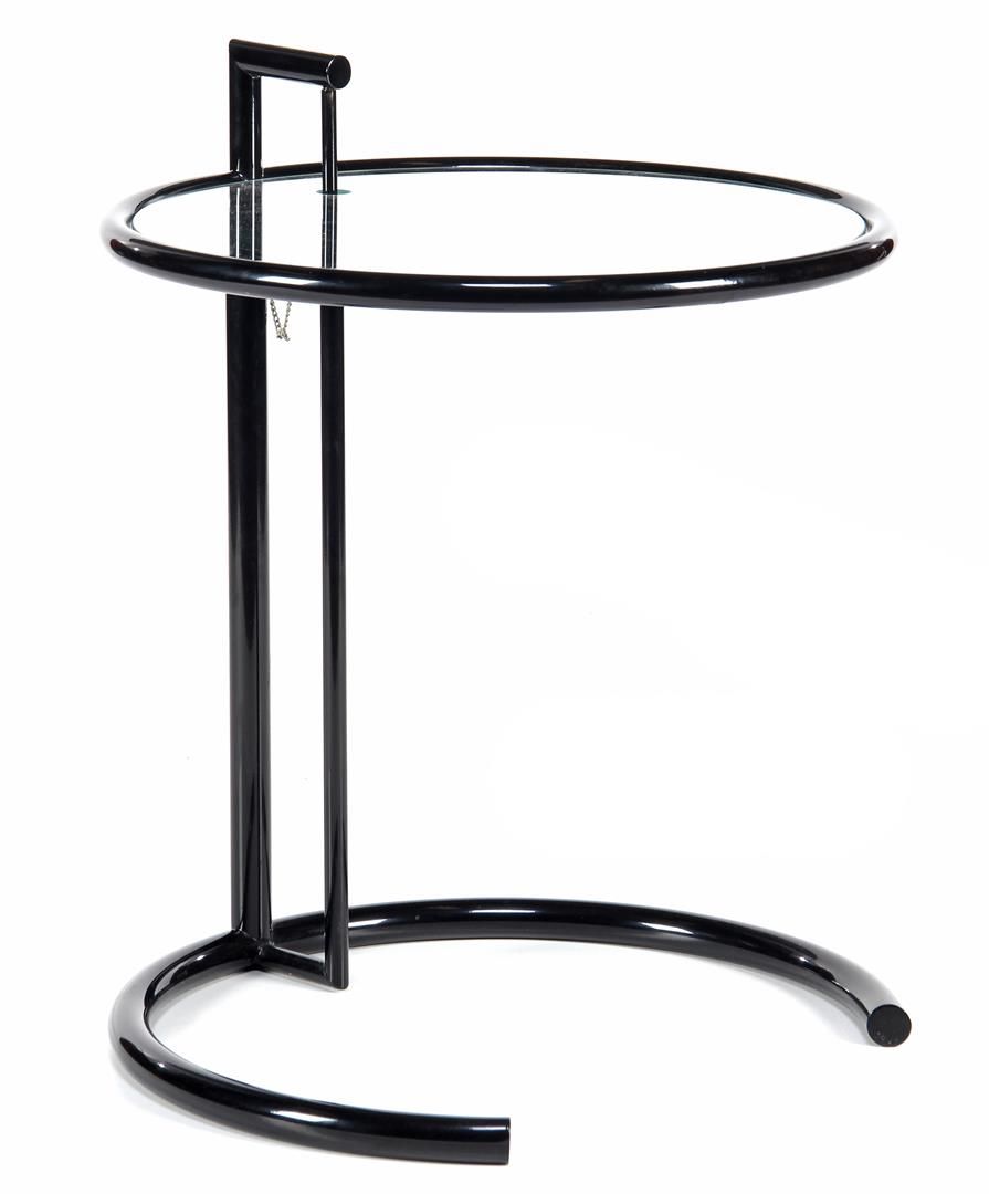 Tubular frame side table Mesa auxiliar regulable de estructura tubular lacada en&hellip;