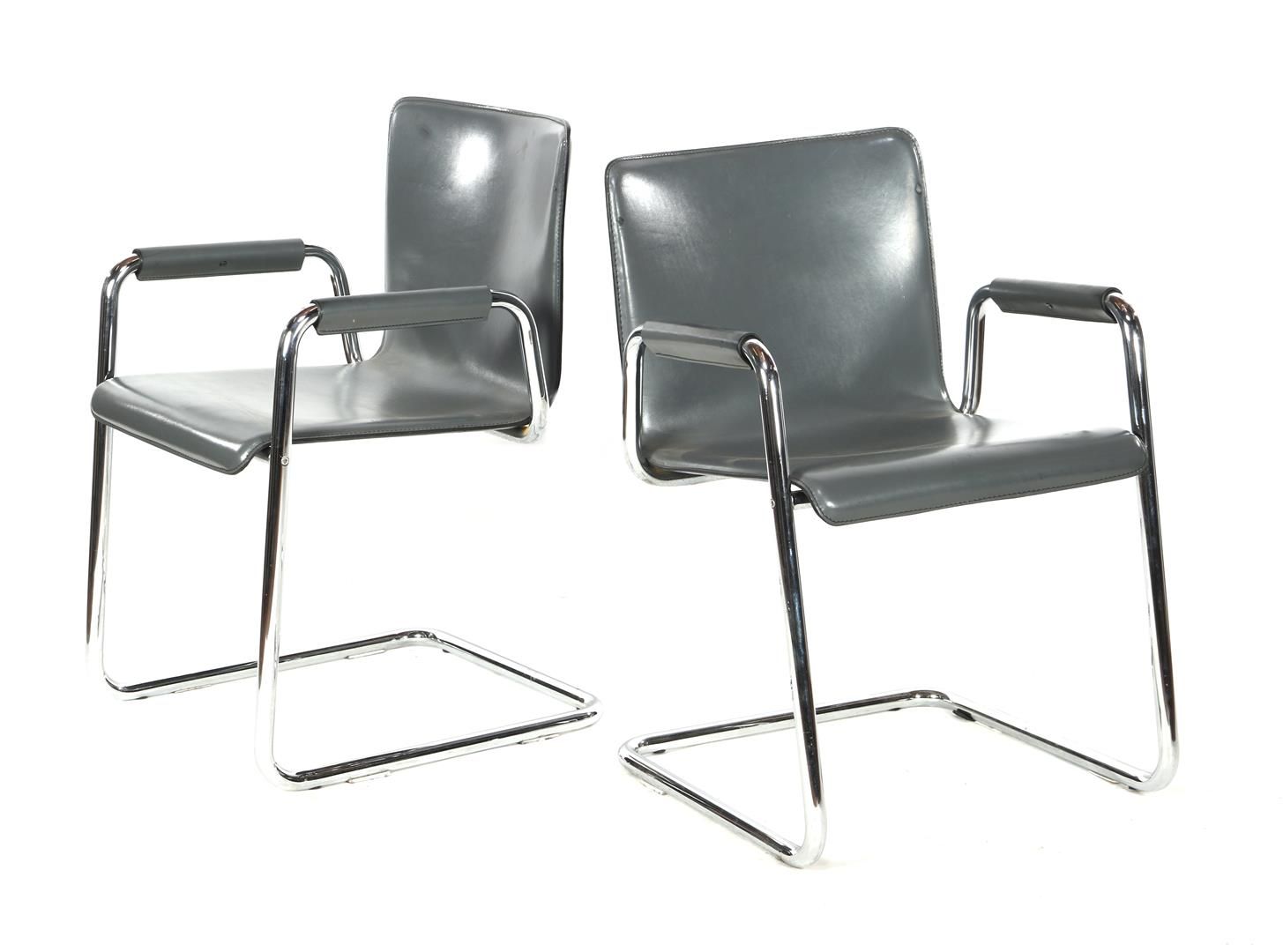 Linea Veam Italy 2 fauteuils avec structure tubulaire et cuir de selle gris, des&hellip;