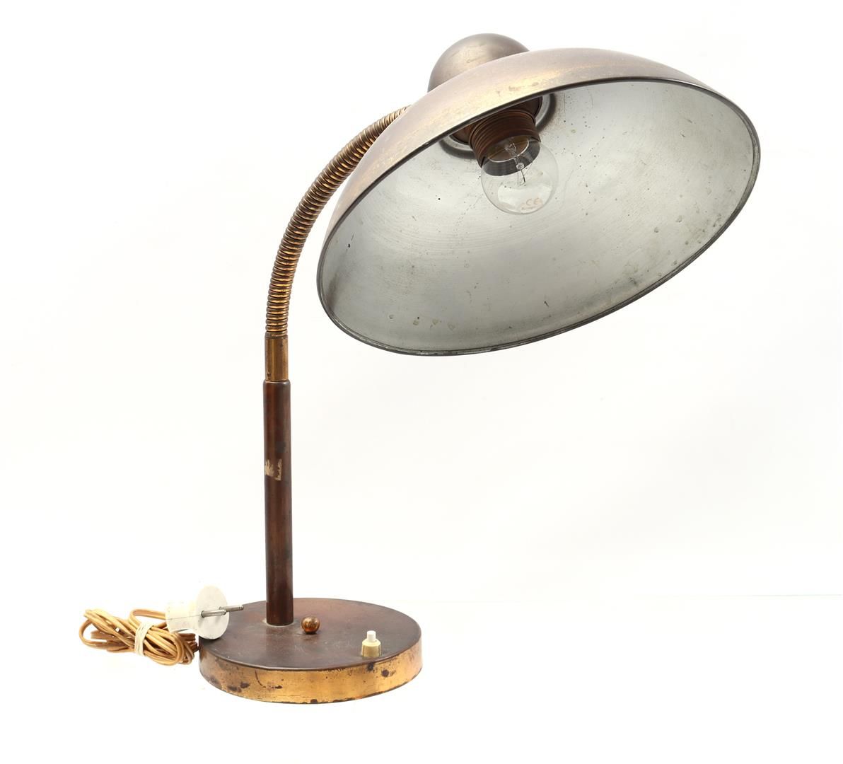 Metal desk lamp 金属台灯，20世纪50年代，设计师未知，高约38厘米