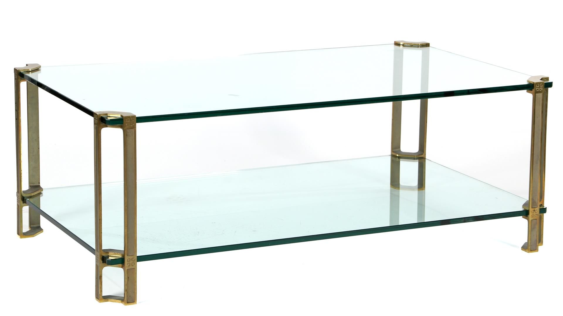 PETER GHYCZY 彼得-盖奇(1940-)

咖啡桌，有2个玻璃板，由黄铜直立物夹住，角落里有埃及文物，设计Peter Ghyczy，荷兰，20世纪末，&hellip;