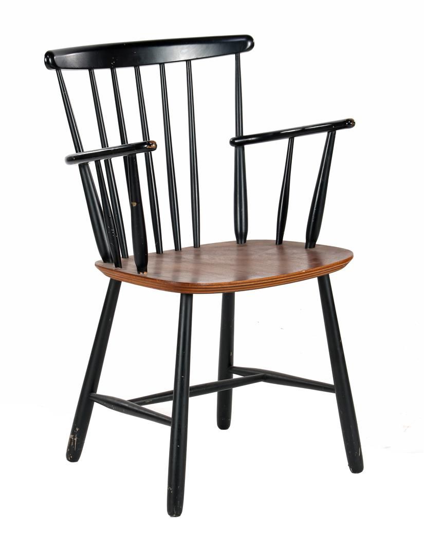 Bar chair Chaise de bar en bois noirci avec assise en teck, estampillée sur le f&hellip;
