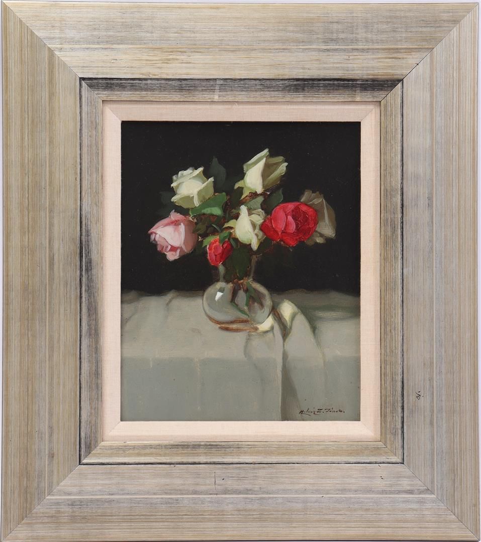 Janos Zoltan Molnar (1880-1960) 亚诺什-佐尔坦-莫尔纳(1880-1960)
花卉静物 玻璃花瓶上的玫瑰花，木板 27x20厘米