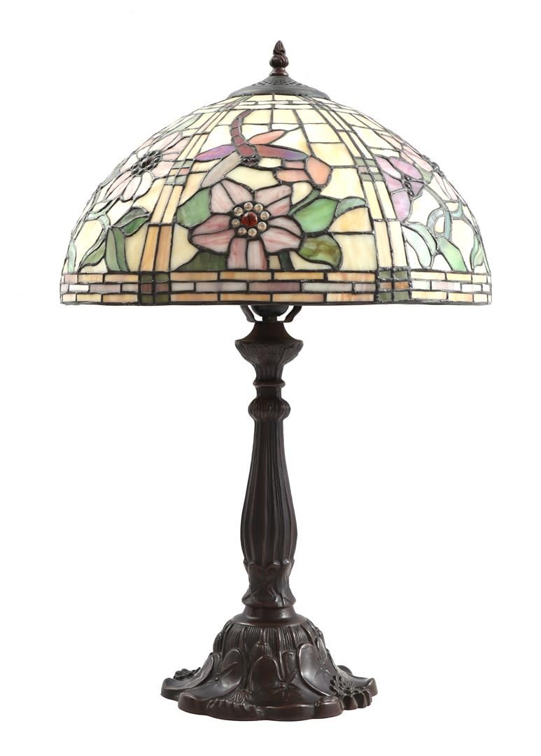 Null Lampe de table de style Tiffany avec décor de libellule dans l'abat-jour, 6&hellip;