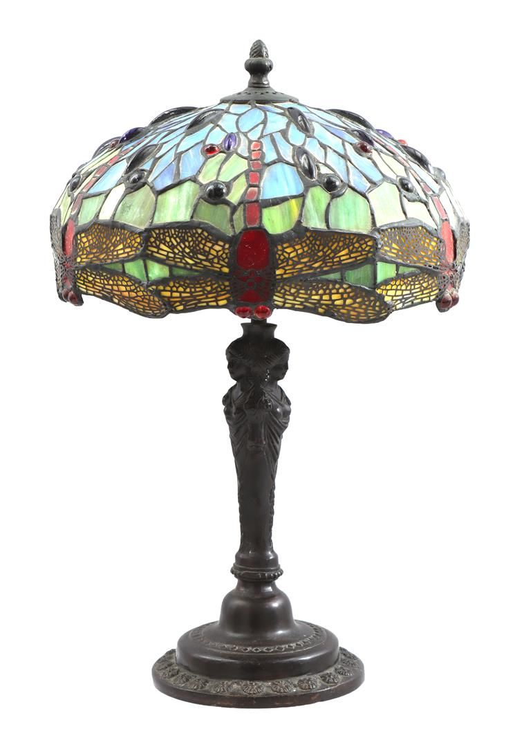 Null Lampe de table de style Tiffany avec décor de libellule dans l'abat-jour et&hellip;