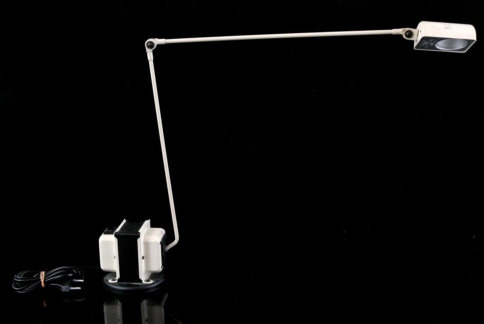 Tommaso Cimini Tommaso Cimini (1947-1997)
Lampe de table réglable en métal blanc&hellip;