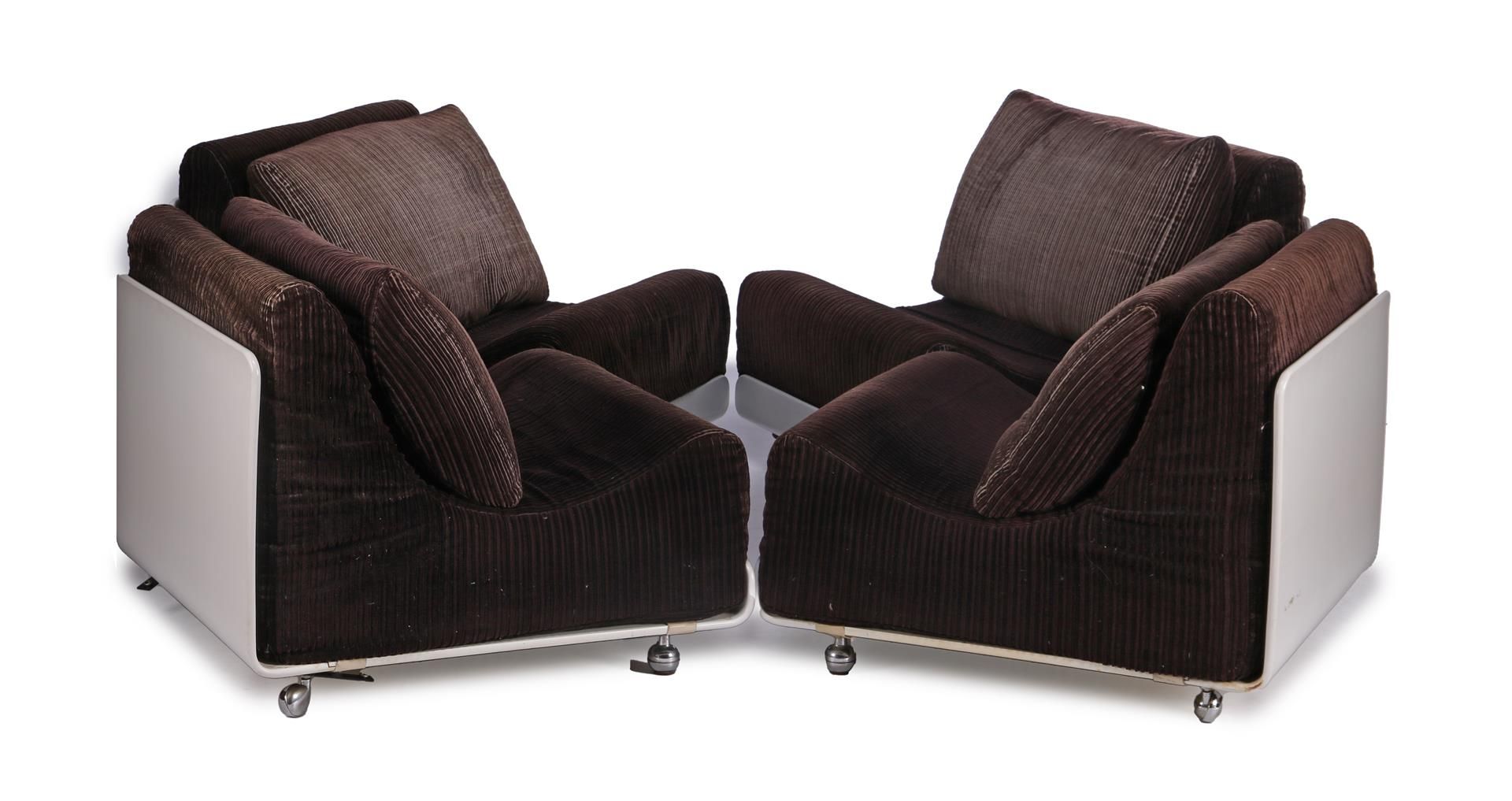 Jo Otterpohl 乔-奥特伯尔
太空时代模块化移动式白色层压 4 人座沙发，覆盖棕色罗纹织物，由 Jo Otterpohl 设计，COR Sitzmöb&hellip;