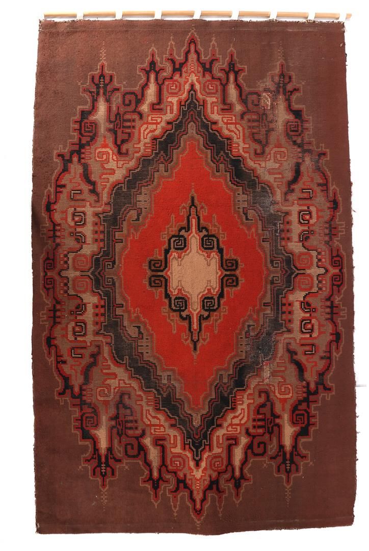 Jaap Gidding 亚普-吉丁（1887-1955 年）
羊毛装饰艺术地毯，雅普-吉丁（1887-1955 年）作品，302x195 厘米