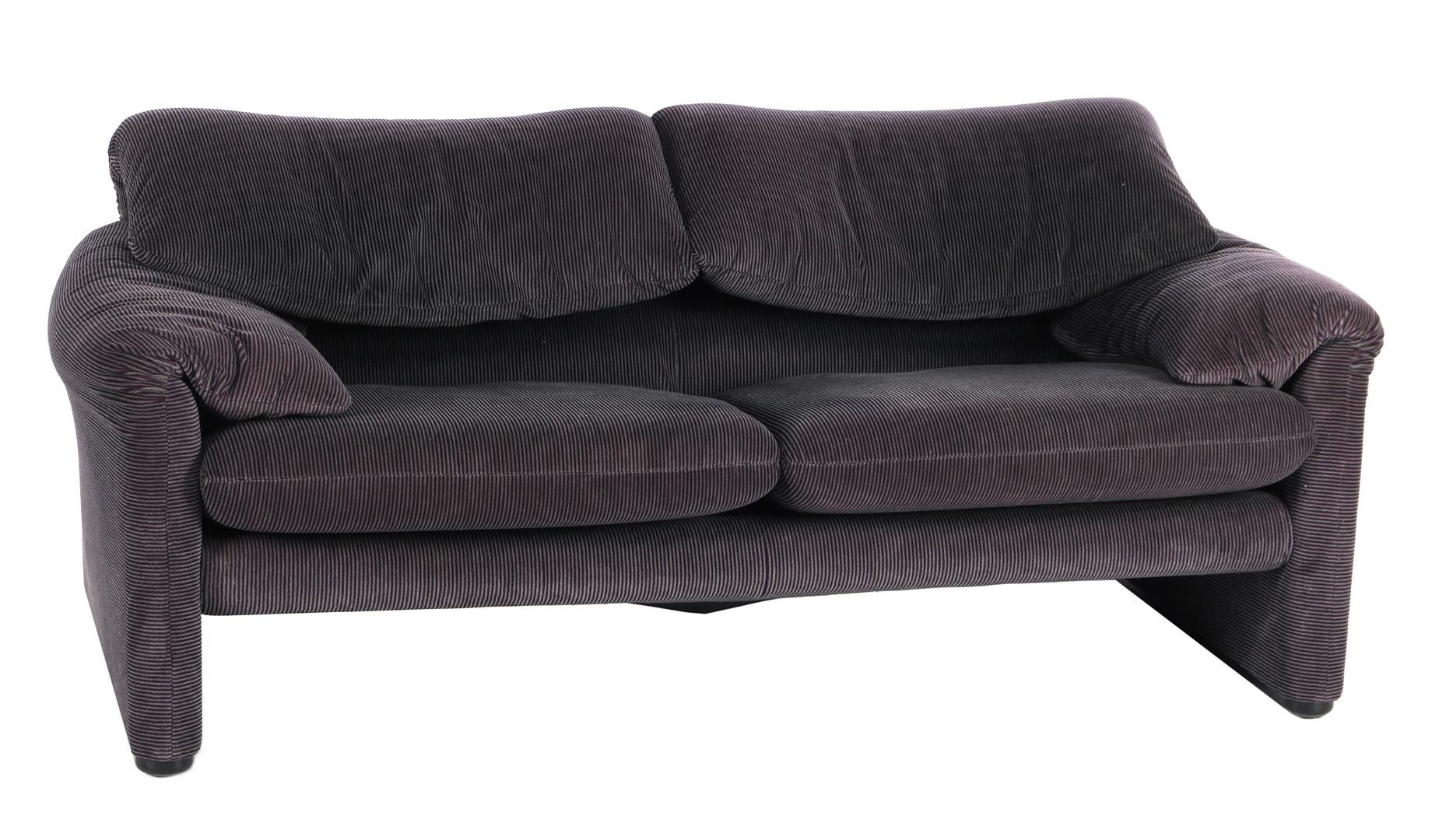 Vico Magistretti 维科-马吉斯特雷蒂（1920-2006）
紫色和灰色条纹双人座沙发，带折叠靠背和扶手，Vico Magistretti 为 C&hellip;